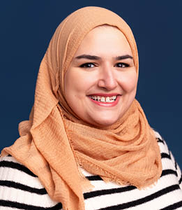 Dr. Alaa Sakallah Pediatric Neuropsychologist consulting with pediatric patients