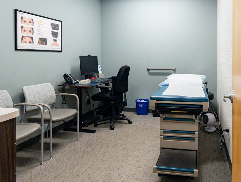 Burnsville neurologist near me, consulting with patient at MCN