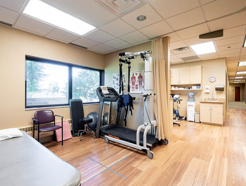 Edina neurology provider meeting with patient at MCN
