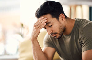 Diagram showing migraine with aura symptoms